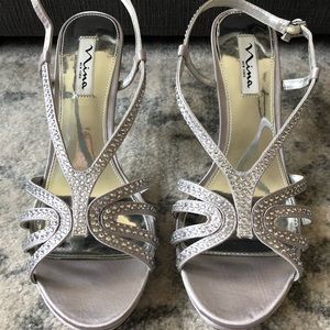 Silver Nina heels size 8.5. Great for bridesmaid!